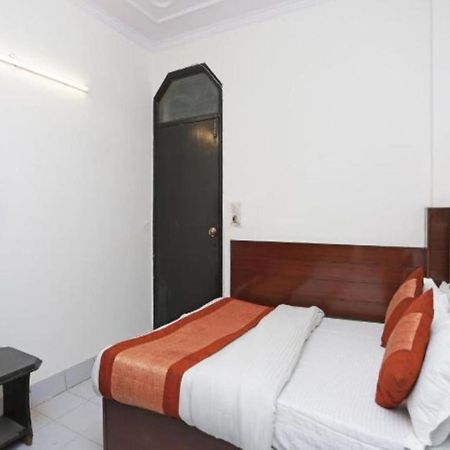 Hotel Keshew International New Delhi Exterior photo