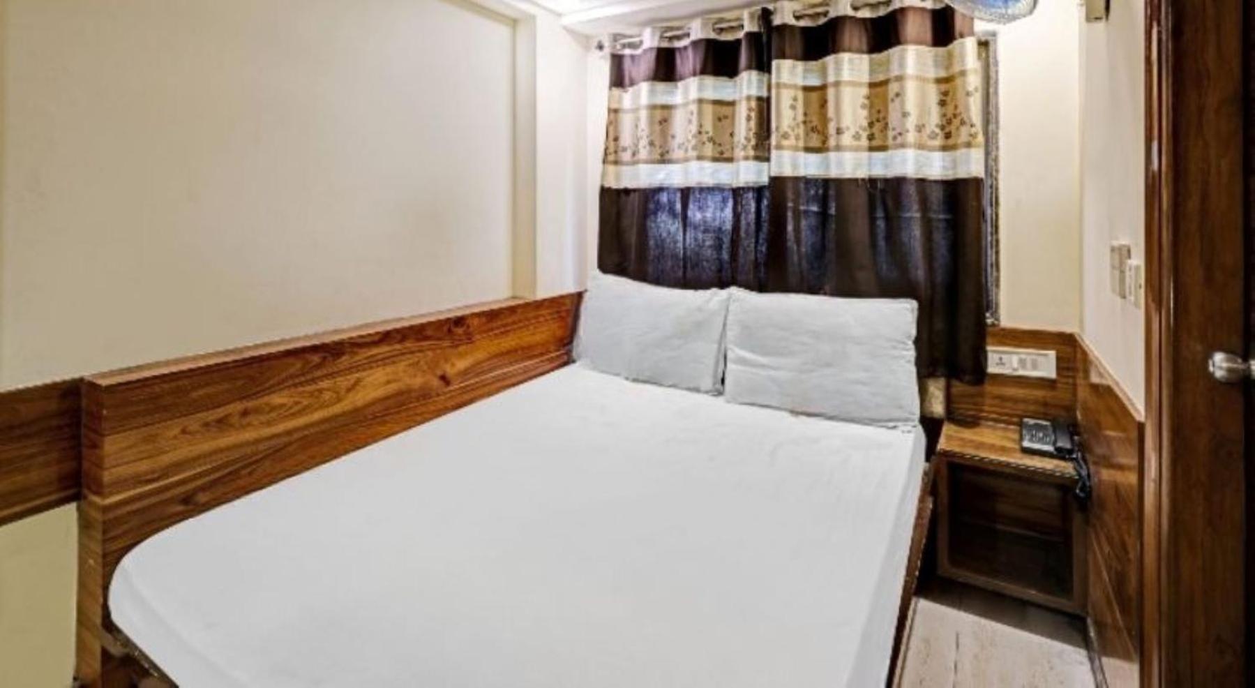 Hotel Keshew International New Delhi Exterior photo