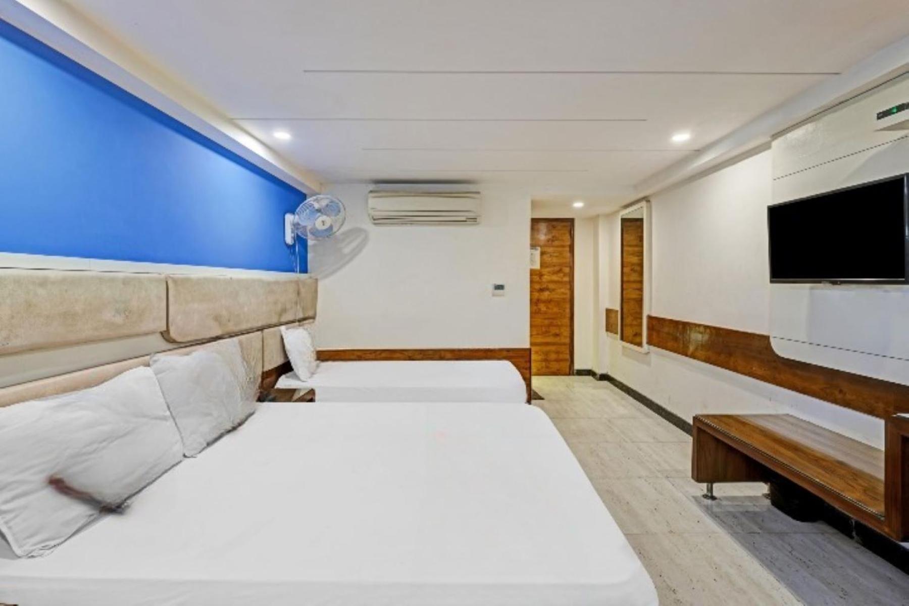 Hotel Keshew International New Delhi Exterior photo