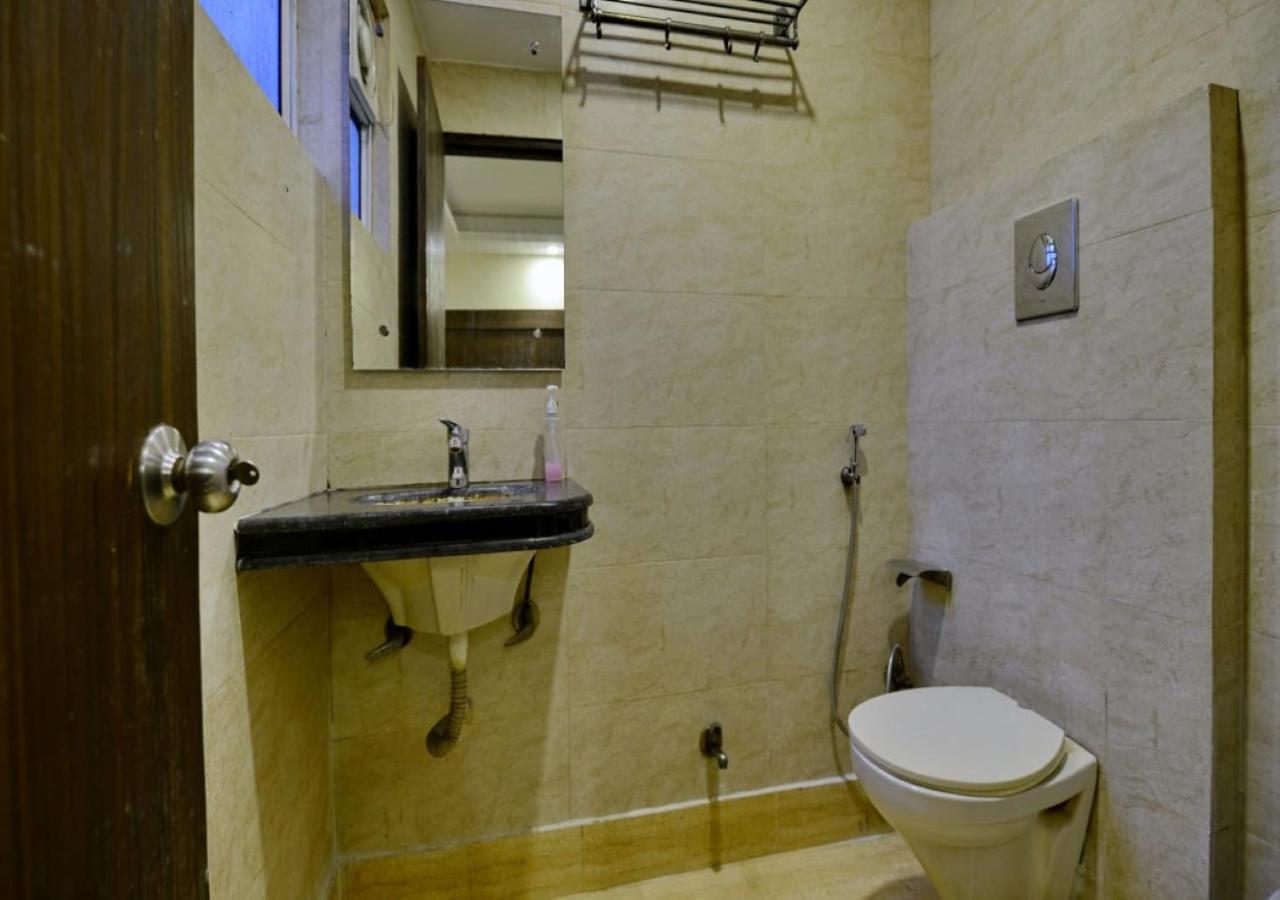 Hotel Keshew International New Delhi Exterior photo