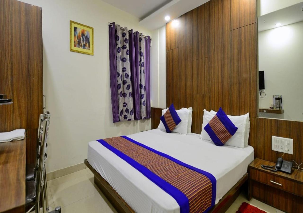 Hotel Keshew International New Delhi Exterior photo